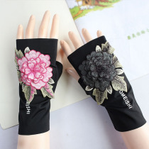 Ice-silk semi-finger sunscreen gloves female drive Anti-UV ultra-thin Dew Finger Beauty Nail touch screen embroidered summer tea