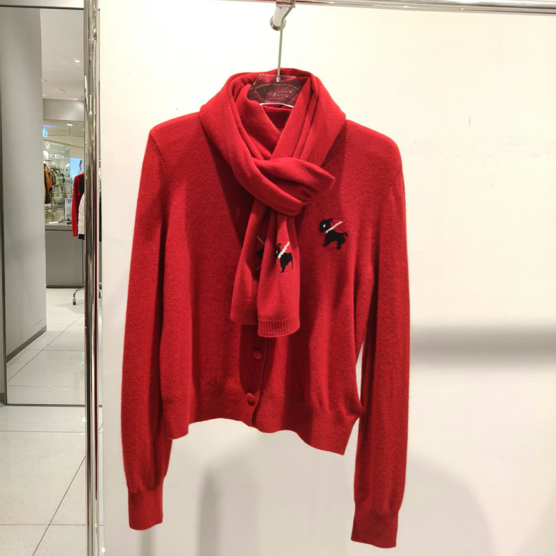Red Scarf Collar Knit Sweater for Women 2026 Winter New Style Atmospheric Outfit Sweater Christmas New Year Red Cardigan