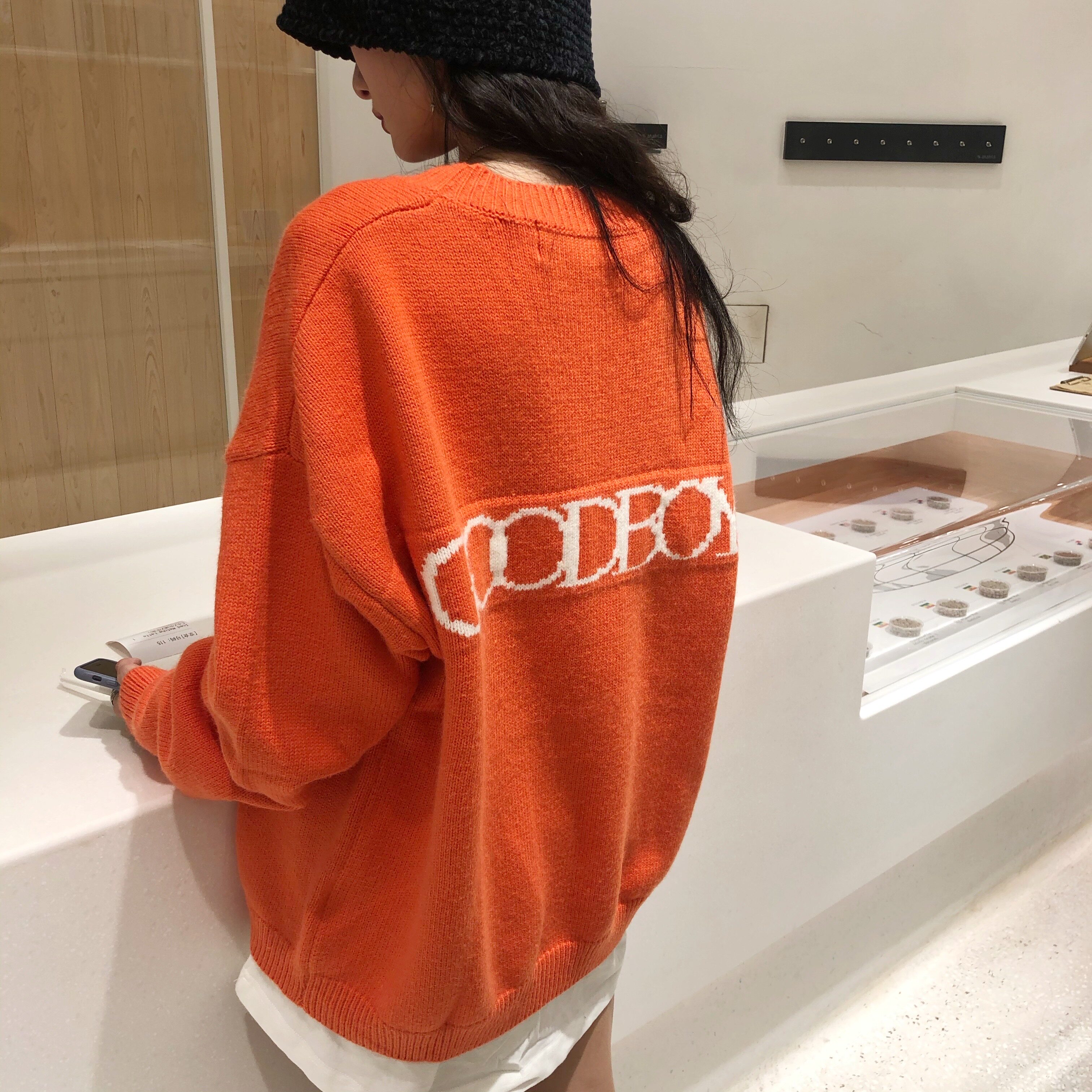 (H) A FULL set OF packaging GOOD goods KING BOY three-color Zhang Tsai wool pullover sweater