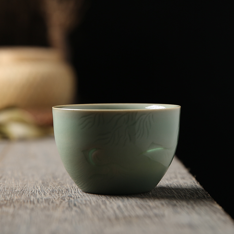 Weiqi Celadon Famous Master Pure Handmade Tea Cup Ceramic Tea Cup Tea Ceremony Kung Fu Small Tea Cup Linglong Fish Cup