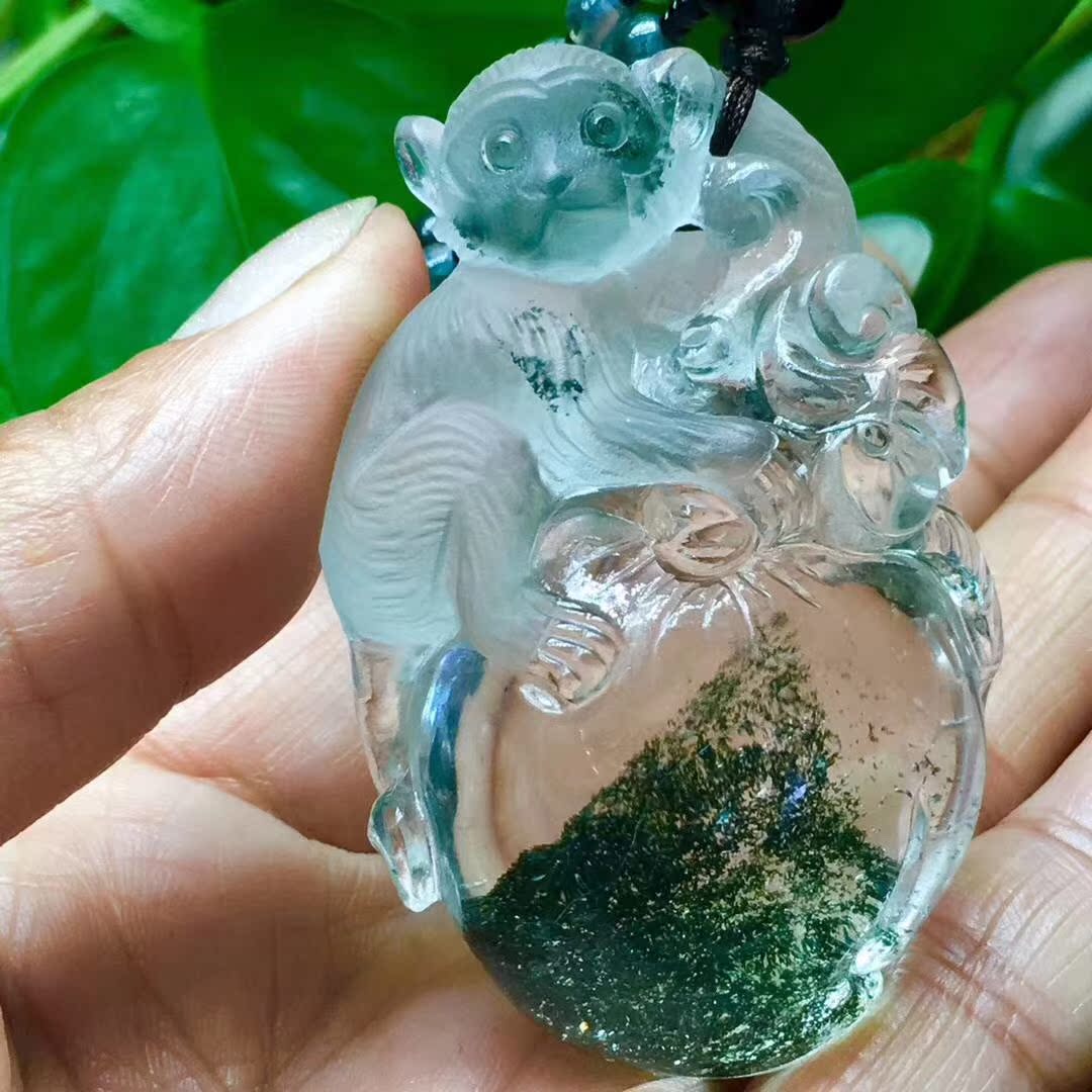 Natural green ghost pendant polyppot transfer Lingmei Monkey King pendant lady necklace with Cairome Ghost Leopard