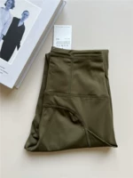 Темно-зеленый