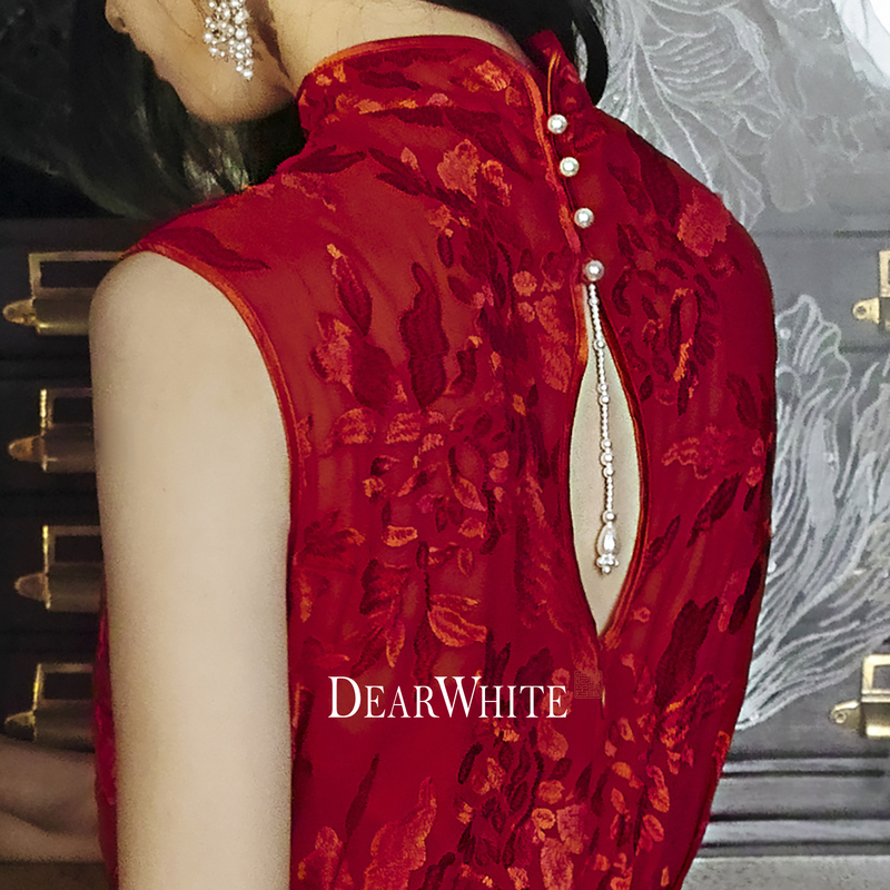 Dearwhite Original Design, the New Chinese-Style Red Embroidered Bridal Engagement Dress, Called "Cicada Weaving Red." Dearwhite Original Design, the New Chinese-Style Red Embroidered Bridal Engagement Dress, Called "Cicada Weaving Red."