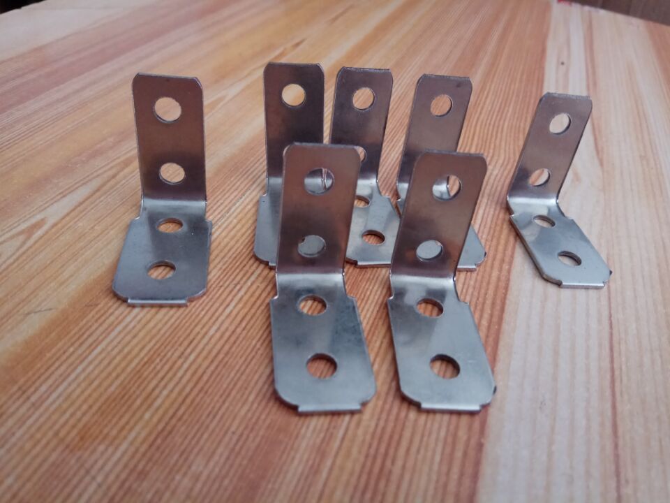 Stainless steel middle quite connecting piece L type right angle broken bridge aluminum alloy flat door window connecting piece 90 degrees corner code 7-character piece