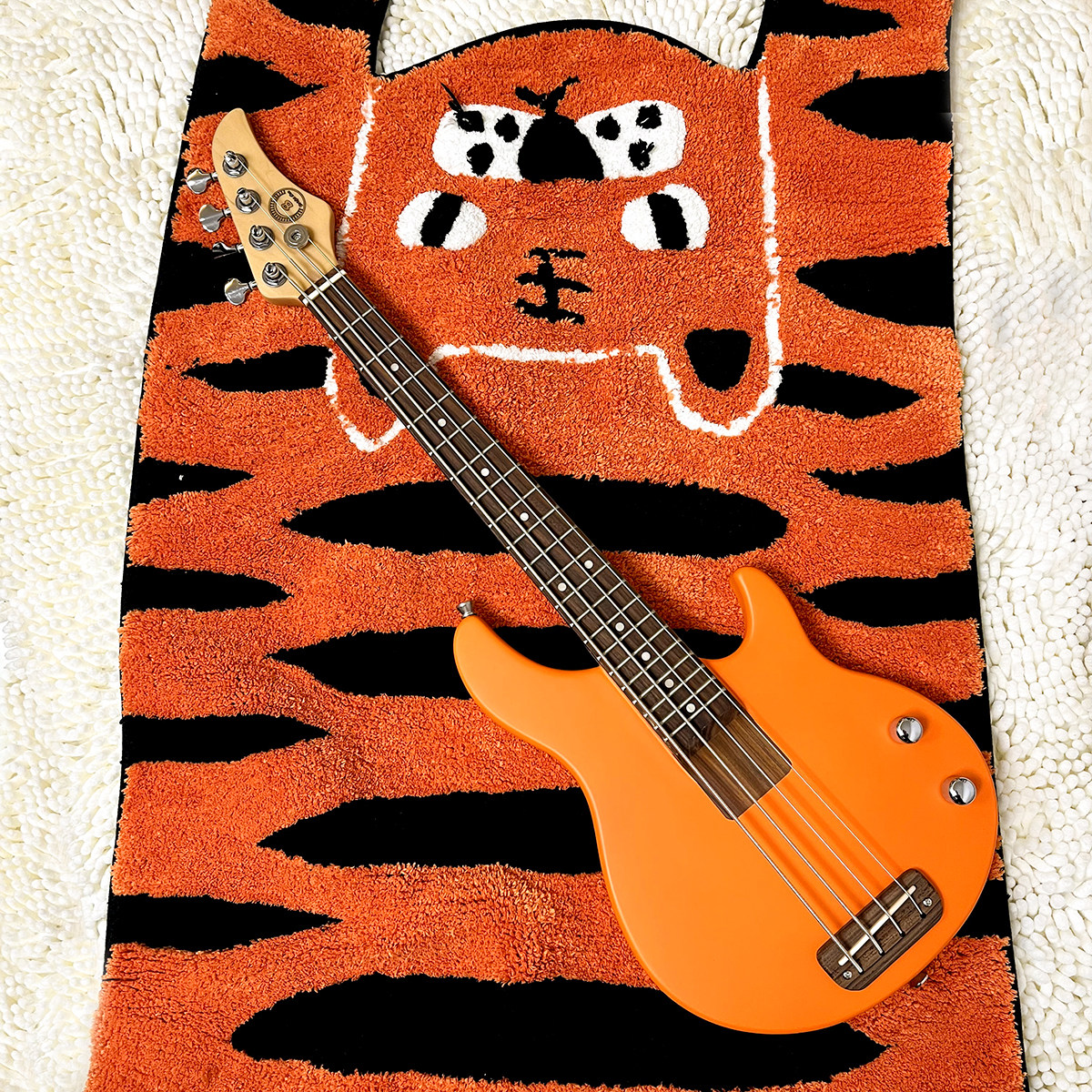 (South Sound) BrightSun Yanyang Ubass Guitar 30 Inch Electric Bass Four Strings Jukriybes Musical Instrument