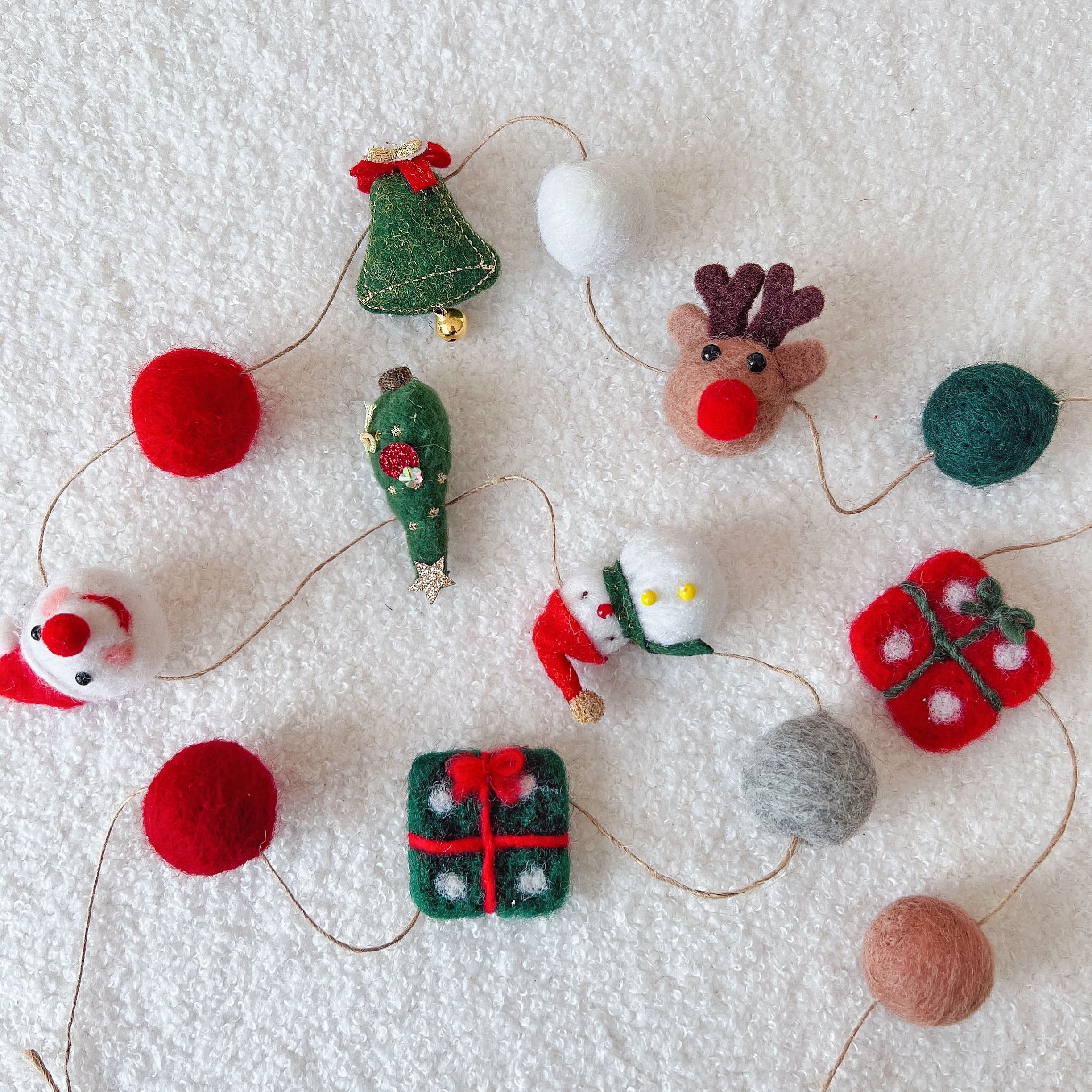 Christmas Season Christmas Gifts Box Elk Deer Pine Wool Felt Balls Hung Strings Christmas Tree Decorations Festival Scene Hanging strings