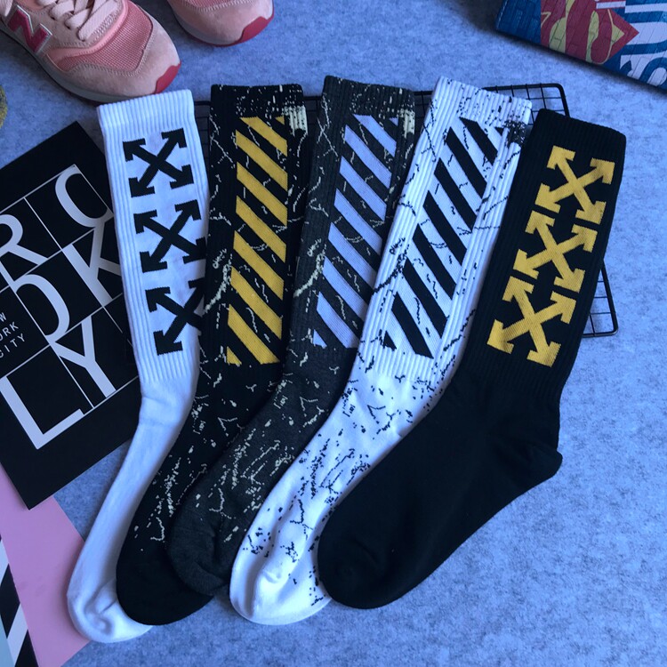 Tide Cards European And European Cotton Socks Striped High Barrel Couple Hip Hop Street Camouflak Skateboard Men And Women Sports Long Barrel Socks