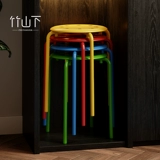 Пластиковые табуреты, штабелируемые круглые табуреты, прочные бытовые запасные табуреты для гостей, легкие роскошные и высококачественные табуреты для хранения из нержавеющей стали.