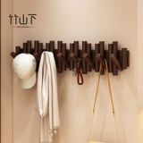 Пианино -ключ подвесные вешалки на стене сплошной деревянной стены крючком к крыльцу спальни, вход к двери