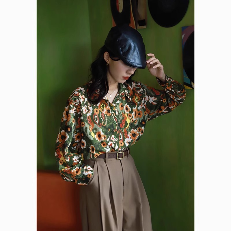 Spring and Autumn Retro Hong Kong Style Shirt, Loose Printed Long-Sleeved Floral Shirt for Women, Unique Design, Lazy Style, Commuter Top