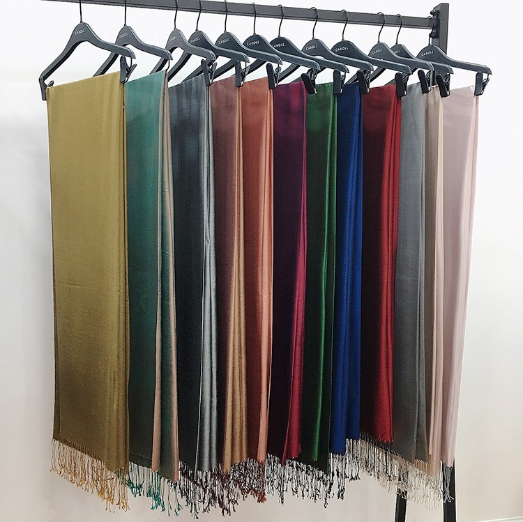 Large factory orders Artemisia artemisia end double-sided heterogeneous yarn-dyed silk scarf Large shawl Autumn and winter tassel mulberry silk scarf