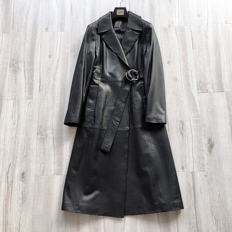 A small number of cattle temperament style suit collar slim sheepskin windbreaker coat female medium and long version