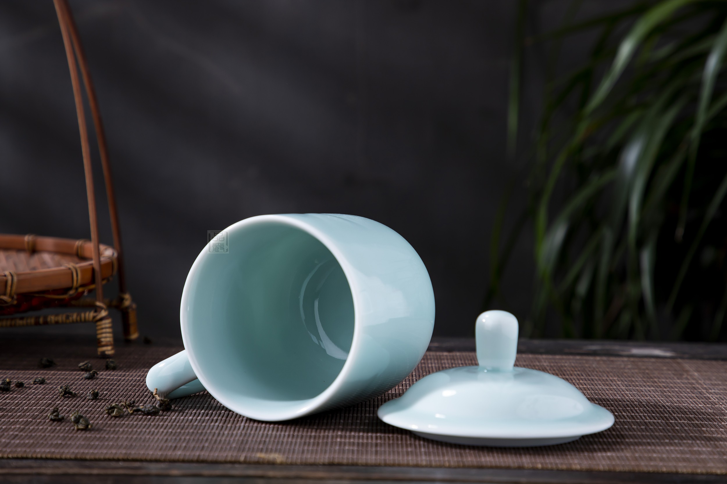 Jingdezhen longquan celadon ceramic cups with cover small household porcelain cup office single CPU personal cup