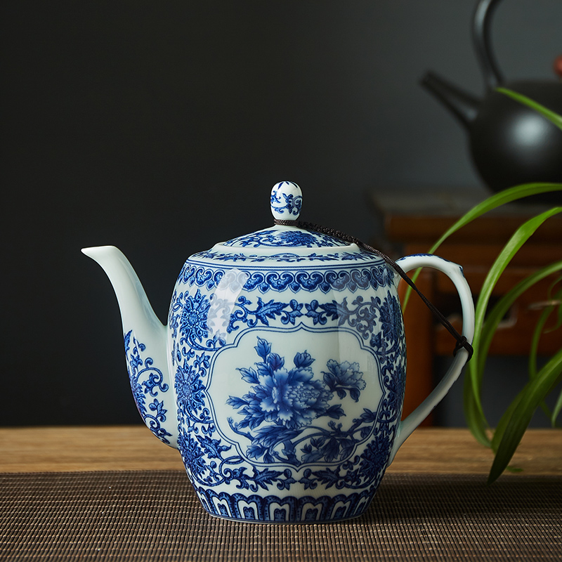 Jingdezhen ceramic tea set big teapot teacup with blue and white porcelain filter blue and white porcelain gift box package