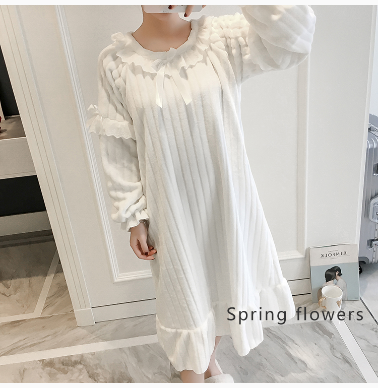 Phiên bản Hàn Quốc của đồ ngủ nữ mùa đông Lin Shanshan thời trang tại nhà với cùng một đoạn đồ ngủ tòa án gió đêm váy lông cừu san hô váy ngủ gửi đai ao ngu dep quyen ru