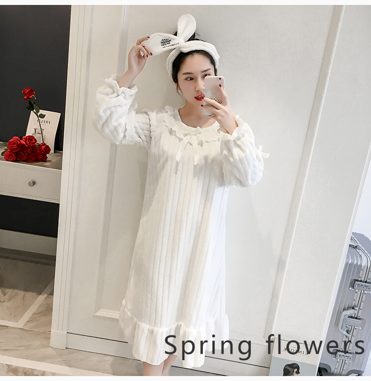 Phiên bản Hàn Quốc của đồ ngủ nữ mùa đông Lin Shanshan thời trang tại nhà với cùng một đoạn đồ ngủ tòa án gió đêm váy lông cừu san hô váy ngủ gửi đai ao ngu dep quyen ru