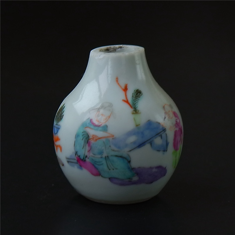 Mei = heart Qingdai Jiadu fine powder color character small revered bottle grinding mouth porcelain Porcelain Porcelain Art Collection