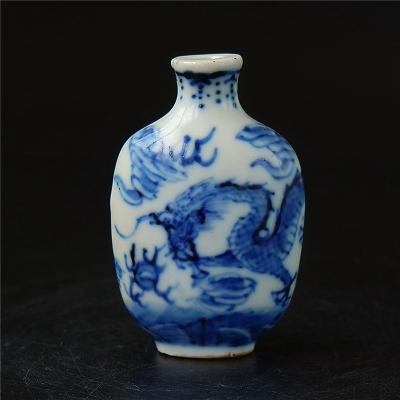 Hidden = Multi-Qing Dynasty Qianlong Qing Flower Dragon tattooing snuff pot with a small high-on-all-product literati porcelain