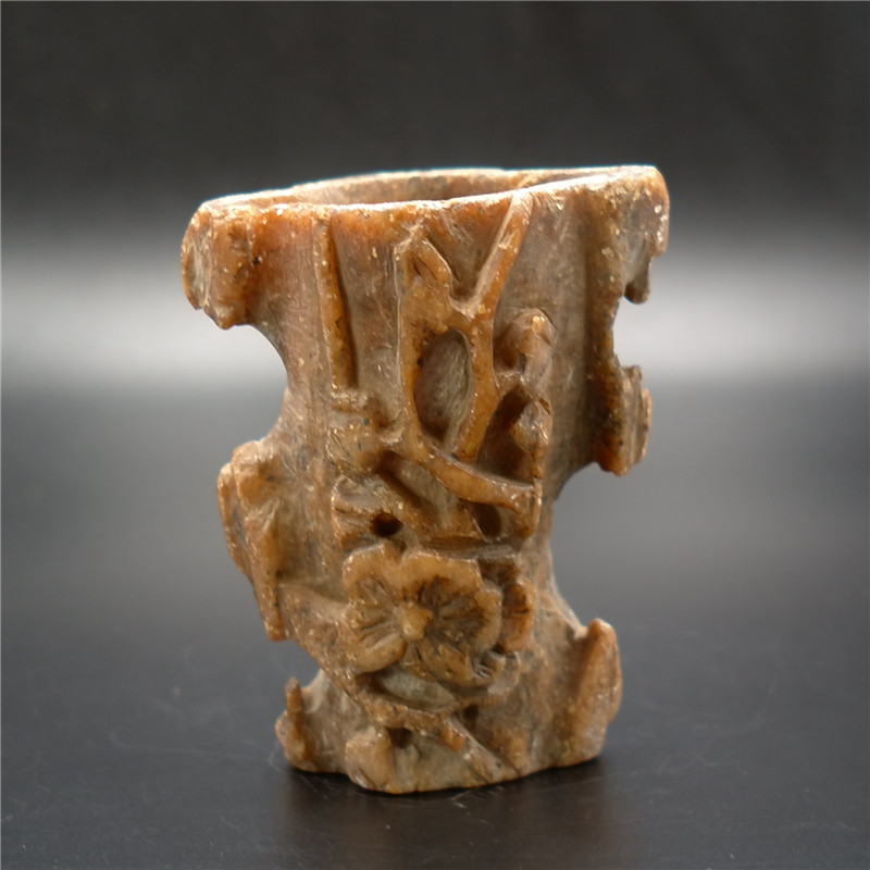 Jinfan Ming Dynasty Shoushan Stone Carved Pen Holder