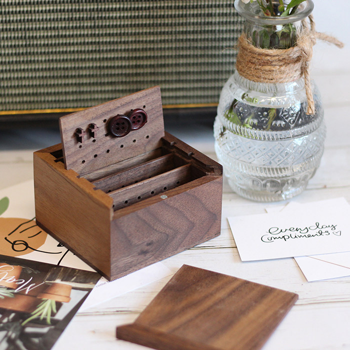 Earrings Ear needle storage box Solid wood hand-made black walnut jewelry box Travel portable storage Girls ' Day gift