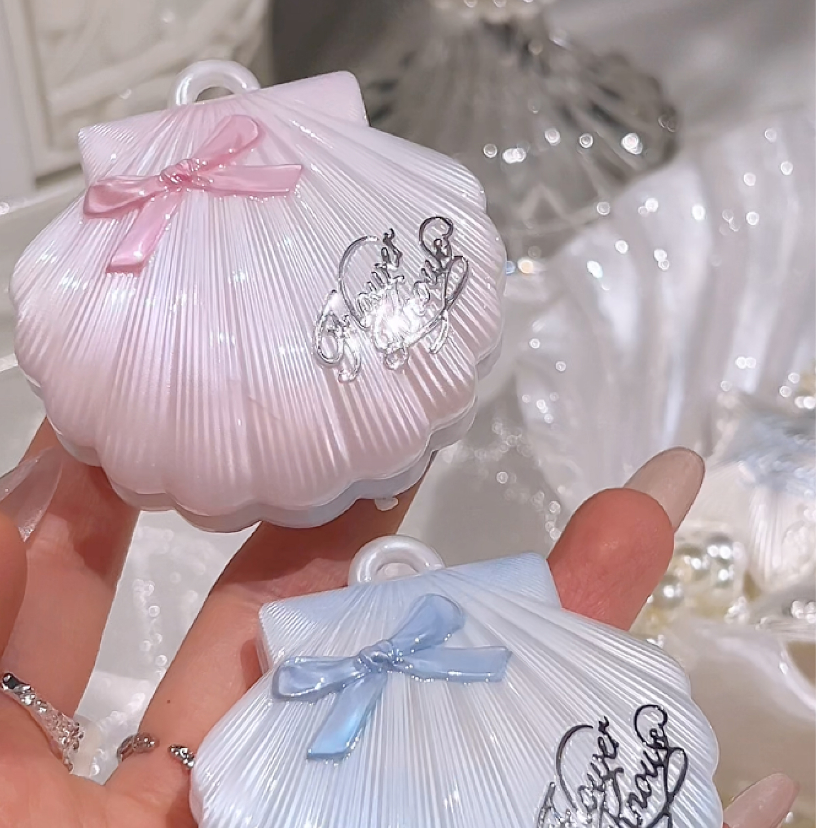 貝殻の装飾品 白色と薄紫色 貝殻の魅力 貝殻の問屋さん- 世界の貝殻・自然素材・サンゴ砂を