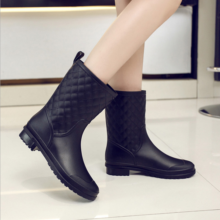 Waterproof shoes women's four seasons rain boots women's short tube adult plus velvet rain boots fashion non-slip mid-tube rubber shoes overshoes to keep warm