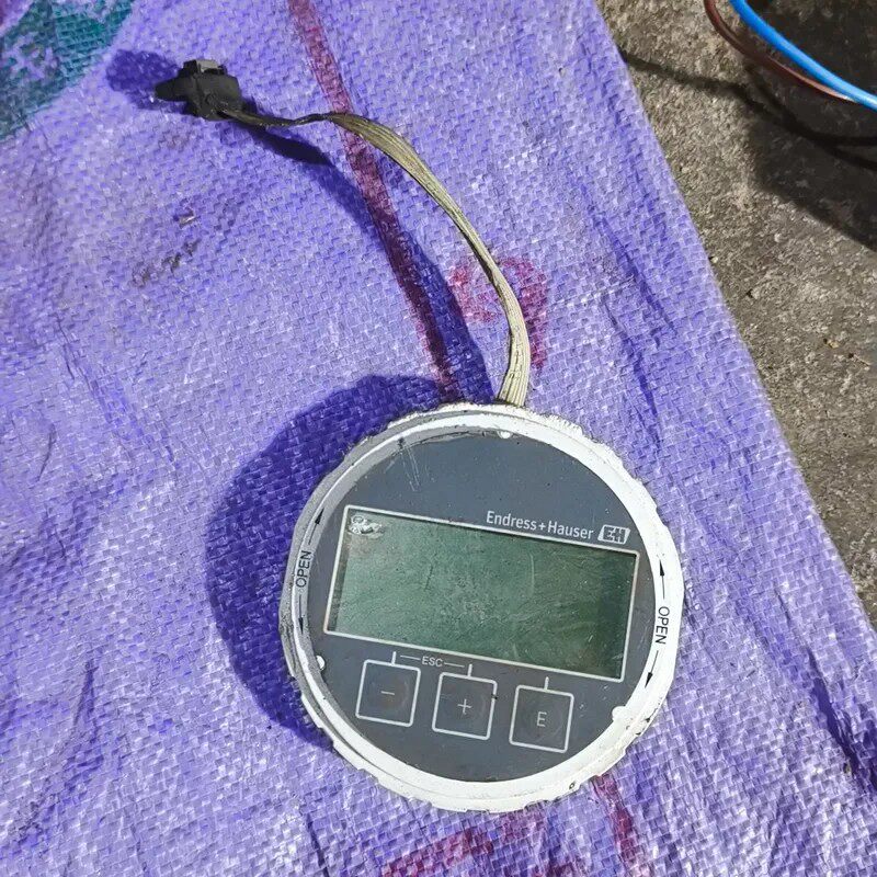 価格交渉可能 - E+H レーダーレベルゲージスクリーン、分解後完全に機能、SF Express 配送（代金引換） - 修理可能。