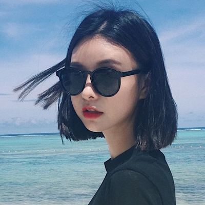 Sun Glasses Woman 2022 Summer's new Korean version Tide Shake on the Red Street to make a small face with a big face and a thin sun glasses woman