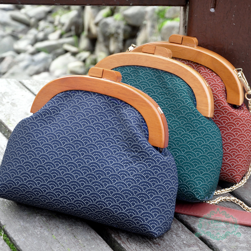 Original handmade and wind wood mouth golden wave Japanese printed fabric all-match one-shoulder messenger new style