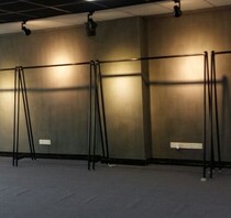 Wedding dress clothing rack Clothing store hanger display rack Floor-to-ceiling womens clothing store display Nakajima rack Photo studio wrought iron
