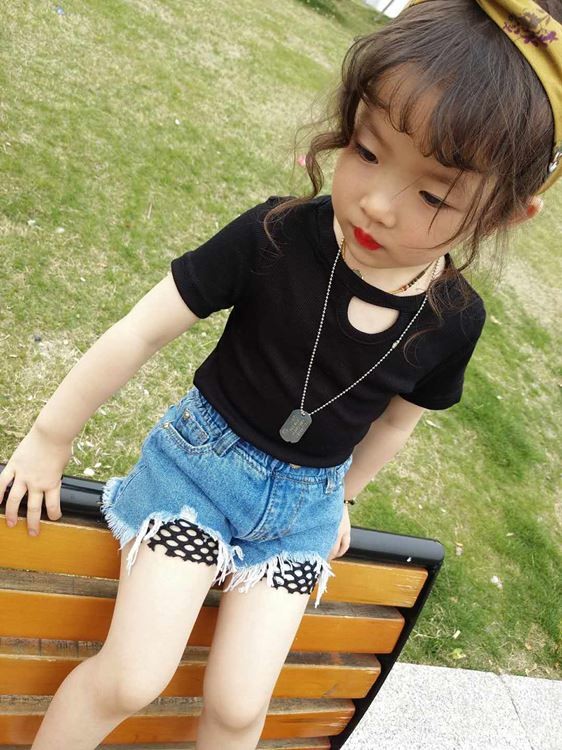 Quần short trẻ em vừa và nhỏ quần short 2018 mùa hè cô gái mới hoang dã giản dị lưới denim trẻ em của denim liệu nóng quần