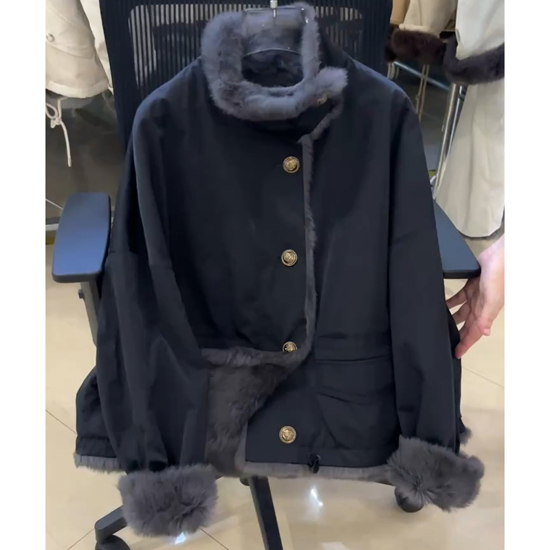 2026 Winter New Cool and Stylish High-End Black Workwear Parka for Women, Versatile Winter New Furry Coat