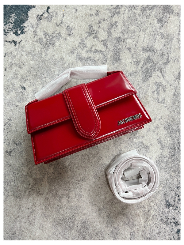 2023 New Women's Jacquemus Niche High-Quality Textured One-Shoulder Crossbody Handbag Red Leather Wedding Bag