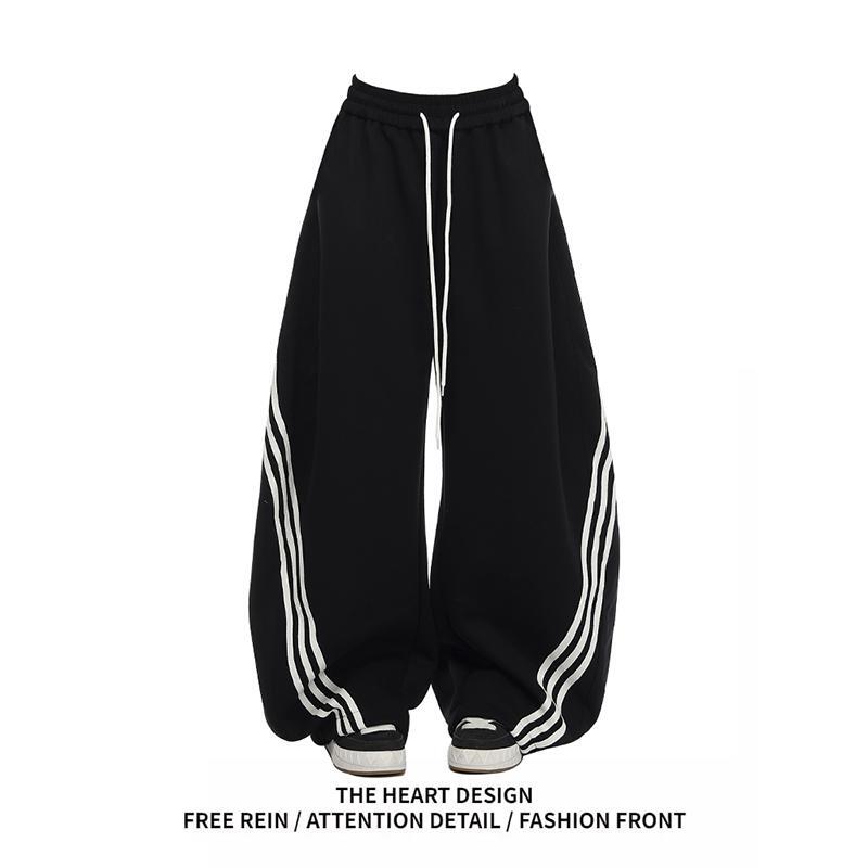 American Retro Three-Stripe Sports Sweatpants for Women, Spring and Autumn 2026 New Style, Loose Bf Style Wide-Leg Scimitar Pants American Retro Three-Stripe Sports Sweatpants for Women, Spring and Autumn 2026 New Style, Loose Bf Style Wide-Leg Scimitar Pants