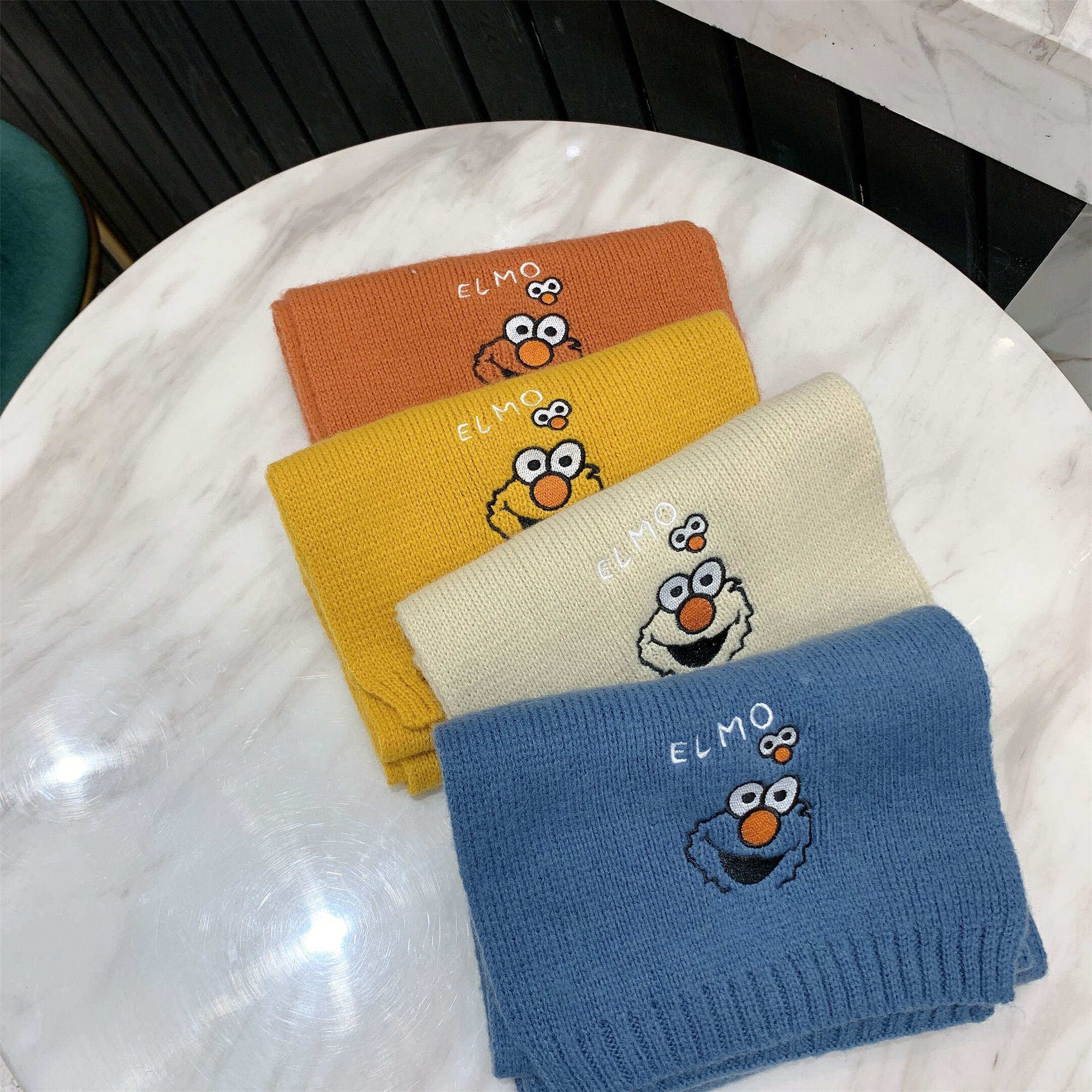 2019 Fan Xiaofan winter new cartoon embroidery warm scarf children's wild knitted multi-color collar tide