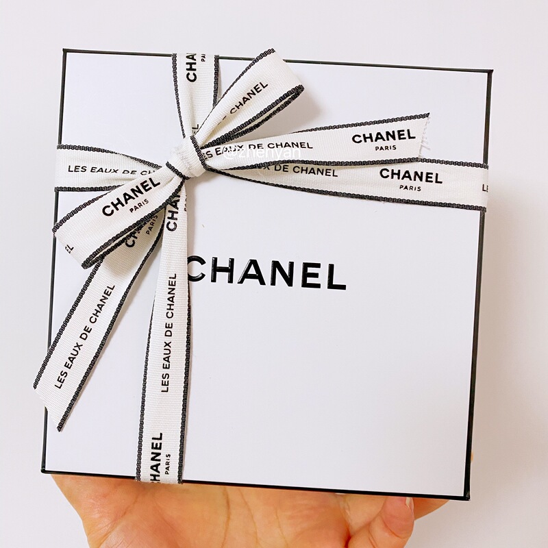 CHANEL Original Store Gift Box Birthday Christmas Gift Box Holiday Gift Box Hand-Held Gift Bag