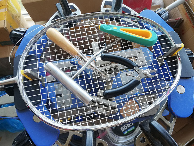 Badminton and tennis racket stringing tool! green stringing kit with ...