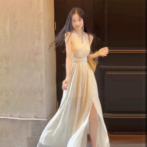 Уникальная и красивая юбка с узкой талией, новый стиль 2025 года, популярное в этом году длинное платье с V-образным вырезом и открытым 𫔭 длинное женское летнее платье.