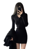 Черный приталенный лонгслив, трикотажное осеннее платье, с акцентом на бедрах