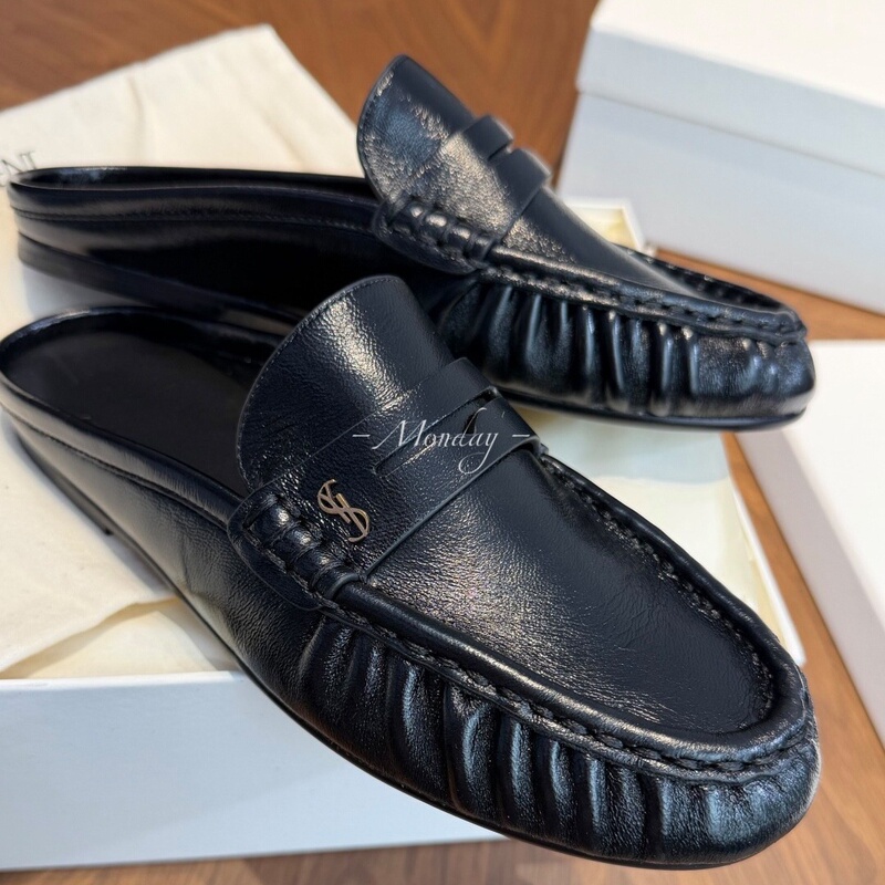 The Core Craftsmanship, the Soul That Can Only Be Achieved by Hand! Old Money Style Metal Pleated Slip-On Flat Mule Half-Slippers