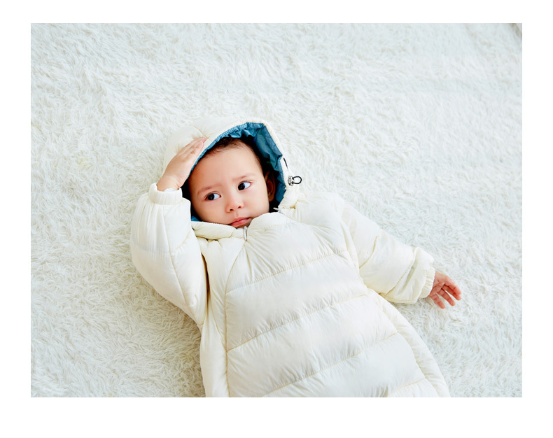 Em bé mùa đông xuống quần áo cotton jumpsuit nam và nữ dày lên romper mùa thu và mùa đông ra khỏi quần áo máu trẻ sơ sinh jumpsuit trẻ em xuân hè