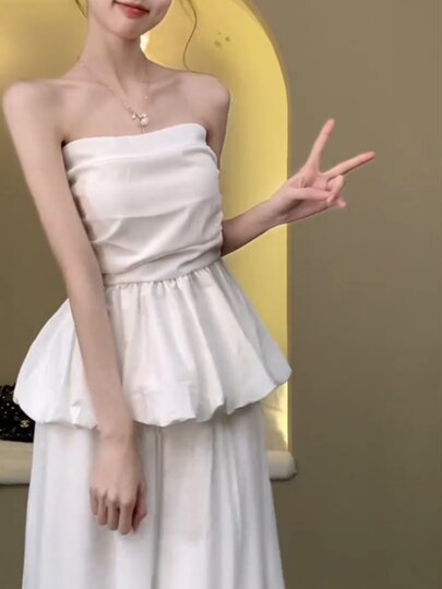 Weißes, flauschiges, kurzes Röhrenoberteil mit Blütenknospen für Damen, schlank machendes, taillierendes Rock-Weste-Oberteil, sommerliches, brustumwickeltes Oberteil