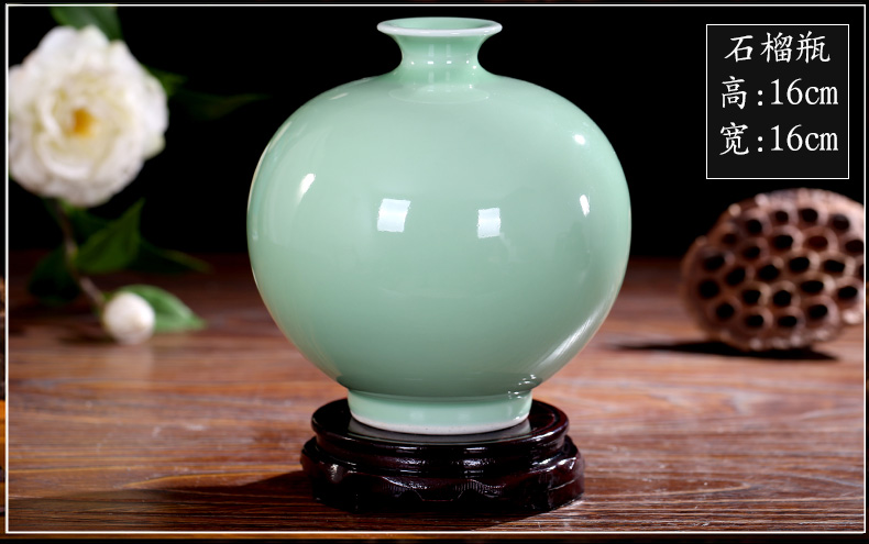 Jingdezhen ceramics antique vase furnishing articles living room flower arranging flower, dried flower porcelain decorative arts and crafts