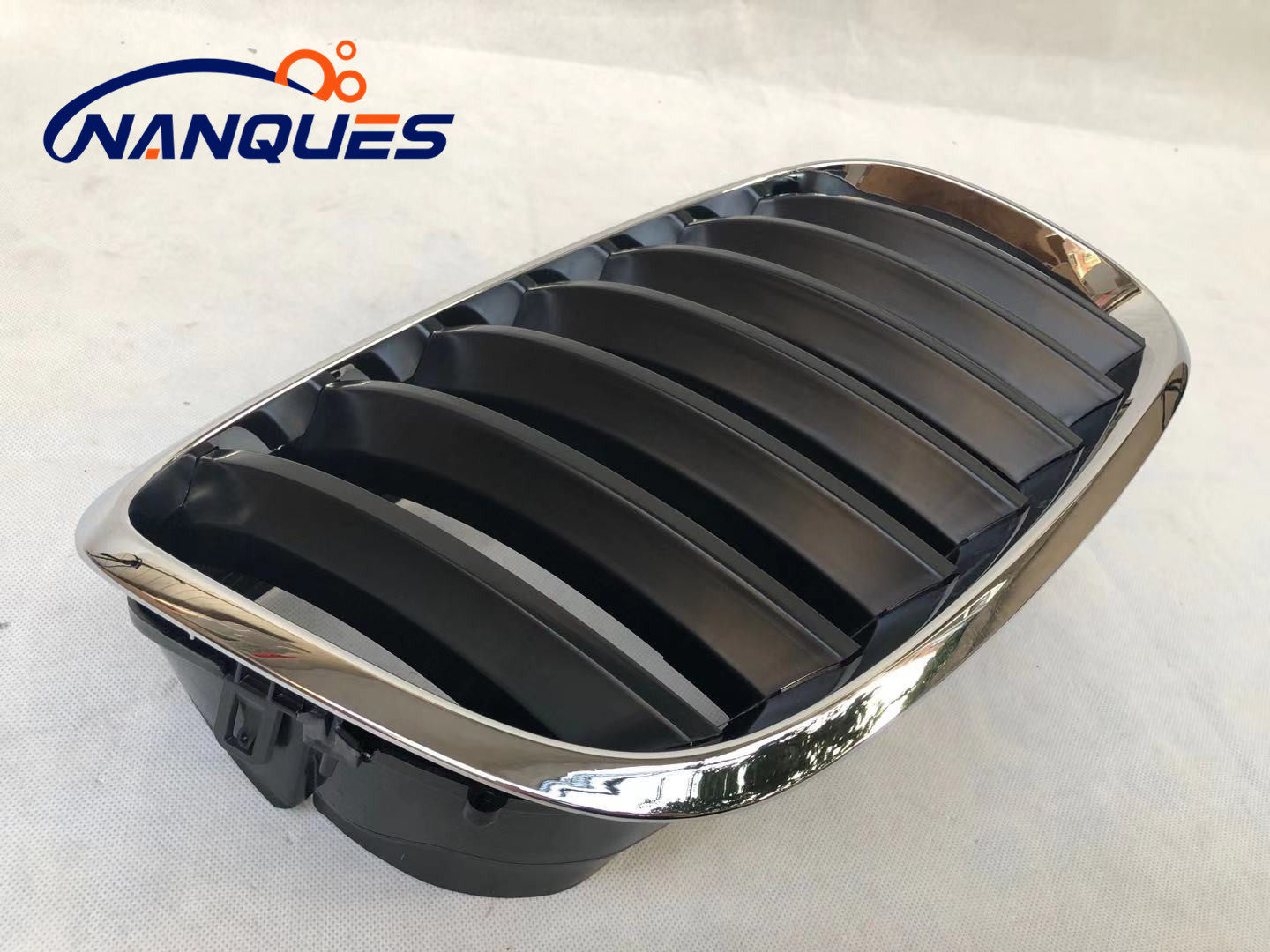 Центральная решетка бампера Nanques для BMW X5 E70 / X6 E71