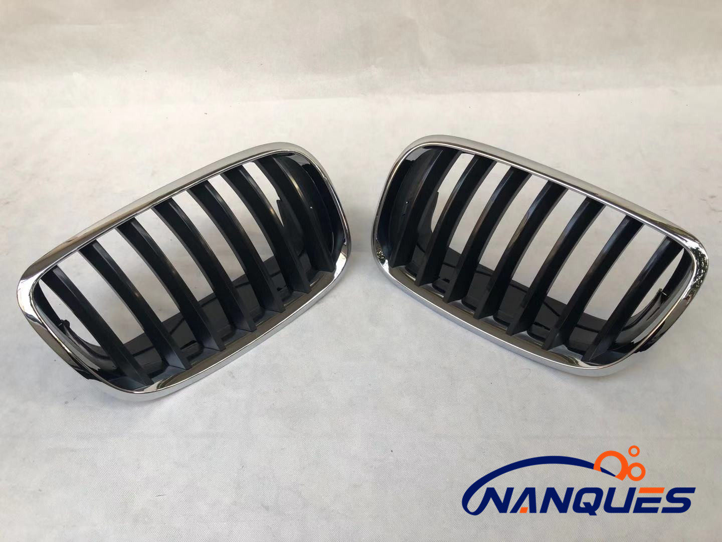 Центральная решетка бампера Nanques для BMW X5 E70 / X6 E71