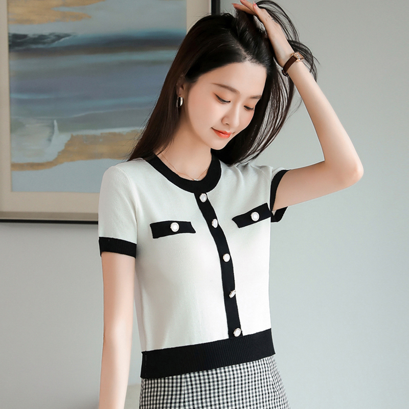 Ice Silk Short-Sleeved T-Shirt for Women, Short Style, Thin Summer Knit Top, Chic Design for Petite Figures, Unique and Trendy Top