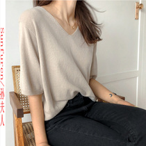 Niche ice silk sweater top womens 2021 new summer thin section loose V-neck super fairy quality short-sleeved T-shirt tide