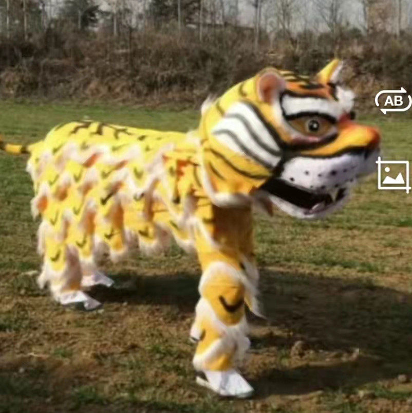 The new year of the tiger auspicious tiger year props simulation tiger double tiger stage props New Year props fake tiger