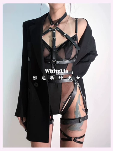 Оригинальная дизайнерская сексуальная съемная портупея на ногу