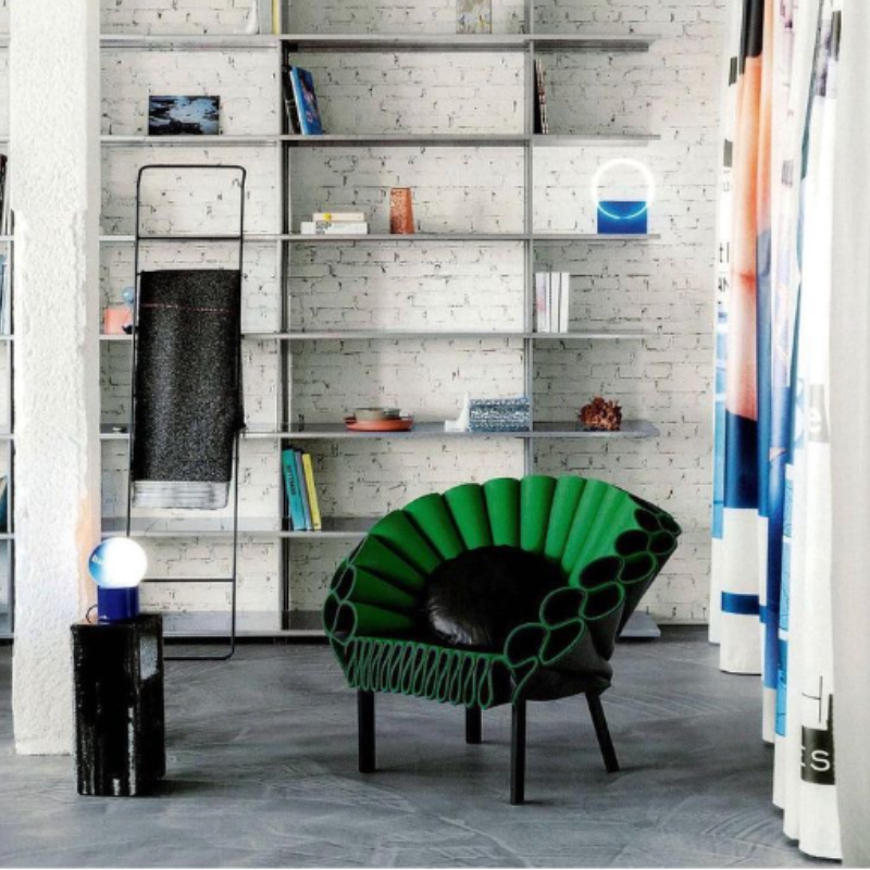 Retro Sofa Lounge Hotel Alien Leisure Creative Art Modeling Design Peacock Open Screen Pearl Chair